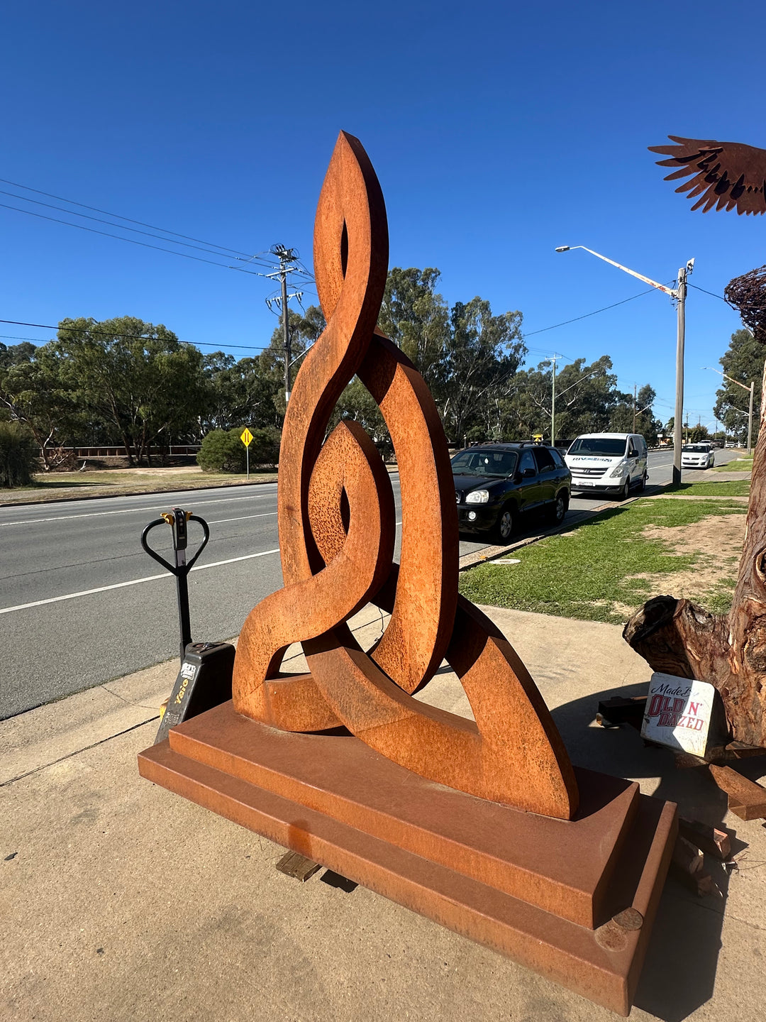 Unbreakable Bond – Mother & Daughter - Contemporary Metal Sculpture-Old n Dazed