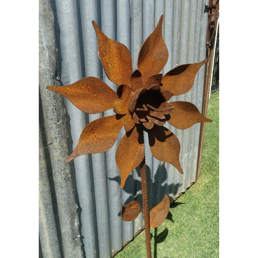 Daffodil Flower Metal Garden Art-Old n Dazed