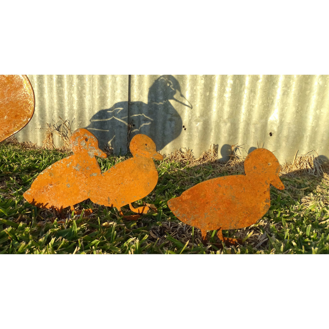 Duck and Ducklings Metal Garden Art-Old n Dazed