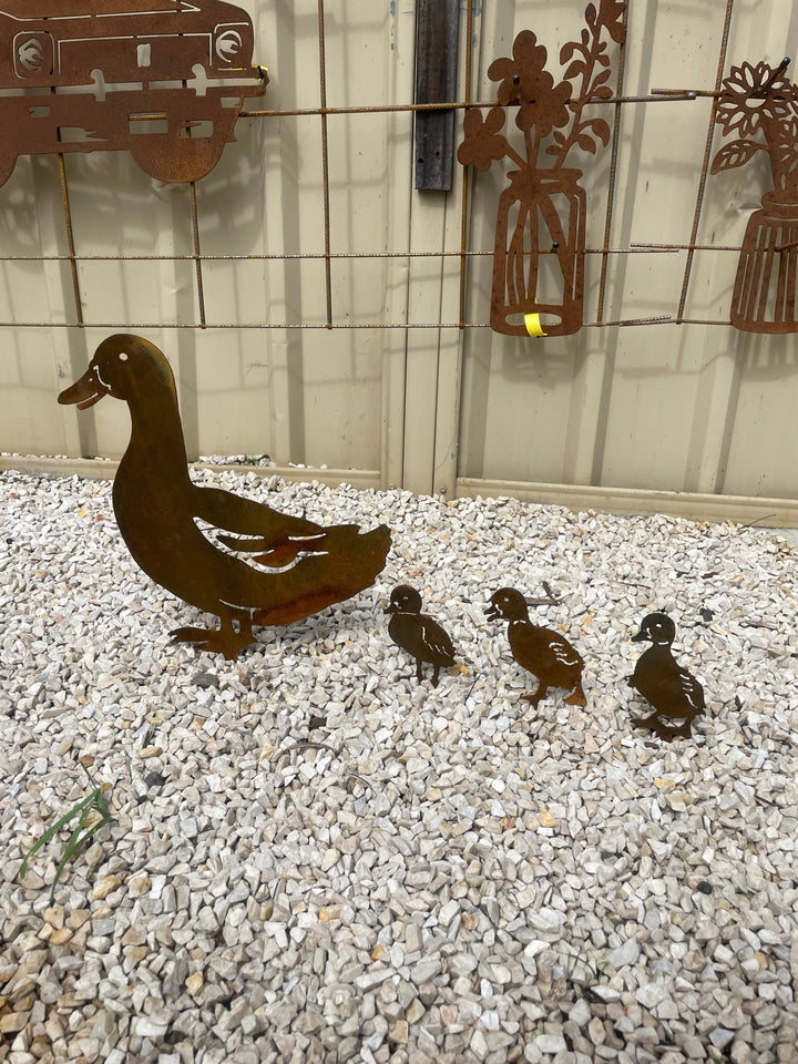 Duck and/or Ducklings - Animal Metal Garden Art-Old n Dazed