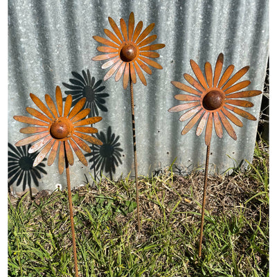 Flower Garden Spike small Chrysanthemum Metal Garden Art-Old n Dazed
