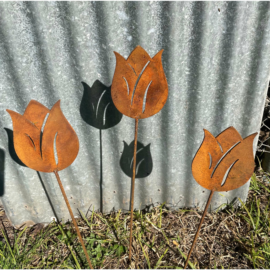 Tulip flower metal garden spike small-Old n Dazed