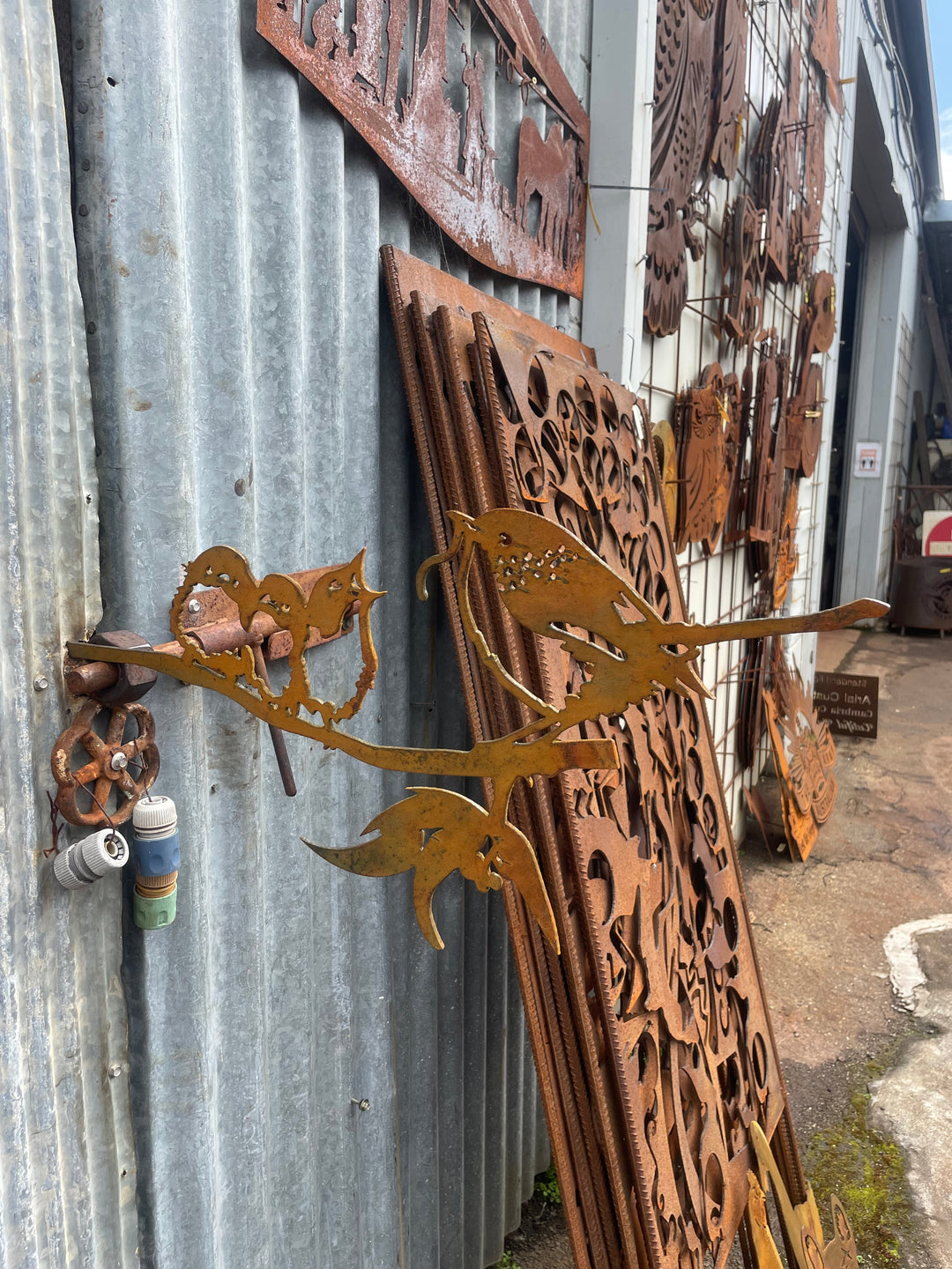 Wren Bird and babies Tree Spike - Metal Garden Art-Old n Dazed