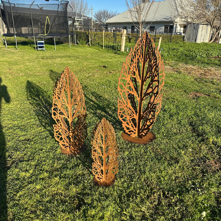 Ironbark Sentinel – Metal Tree Sculpture | Australian Garden Art