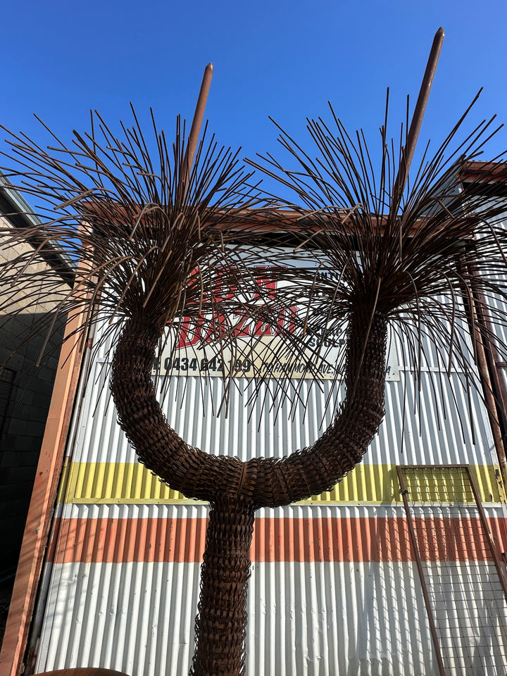 Outback Crown – Extra Large Metal Grass Tree Sculpture