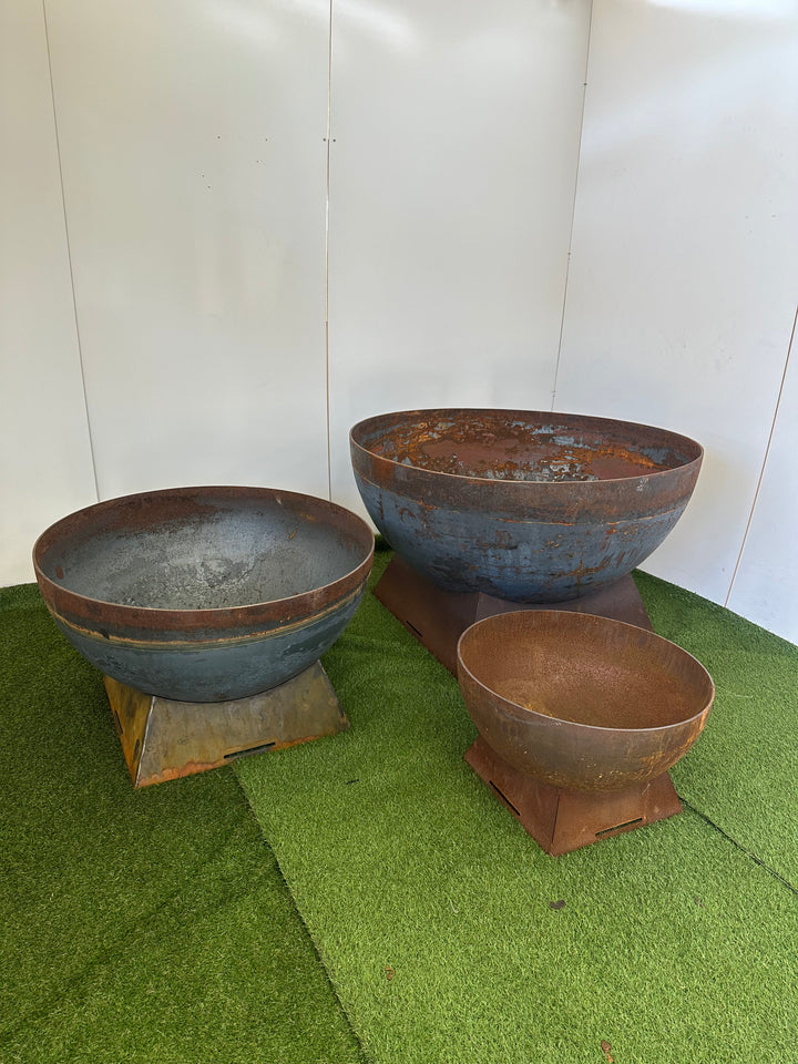 Contemporary Round Bowl Fire Pit