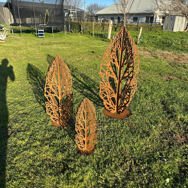 Ironbark Sentinel – Metal Tree Sculpture | Australian Garden Art