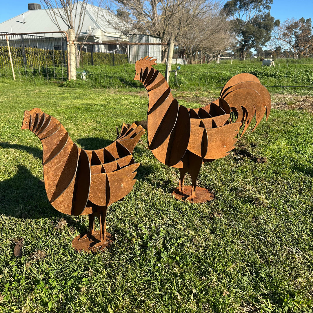 Metal Hen &amp; Rooster Sculptures – Farmyard Garden Art