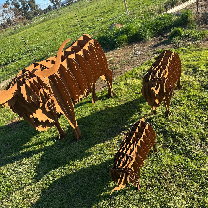 Metal Highland Cow Sculpture – Farm &amp; Garden Art