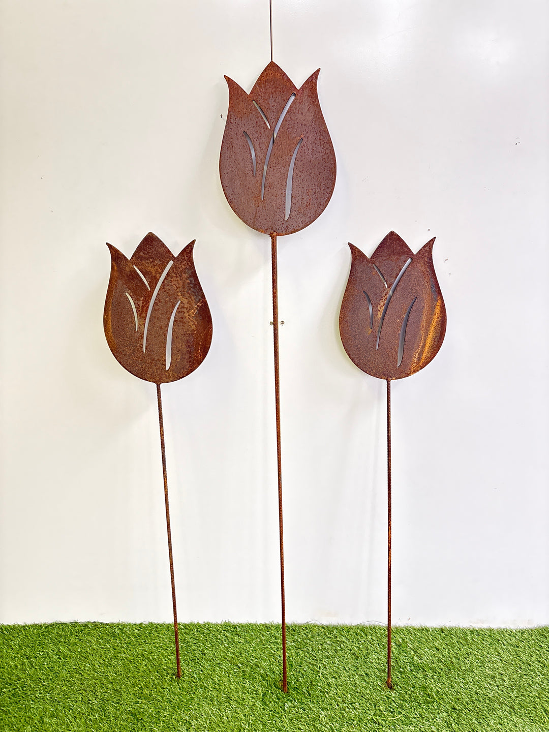 Tulip flower metal garden spike large