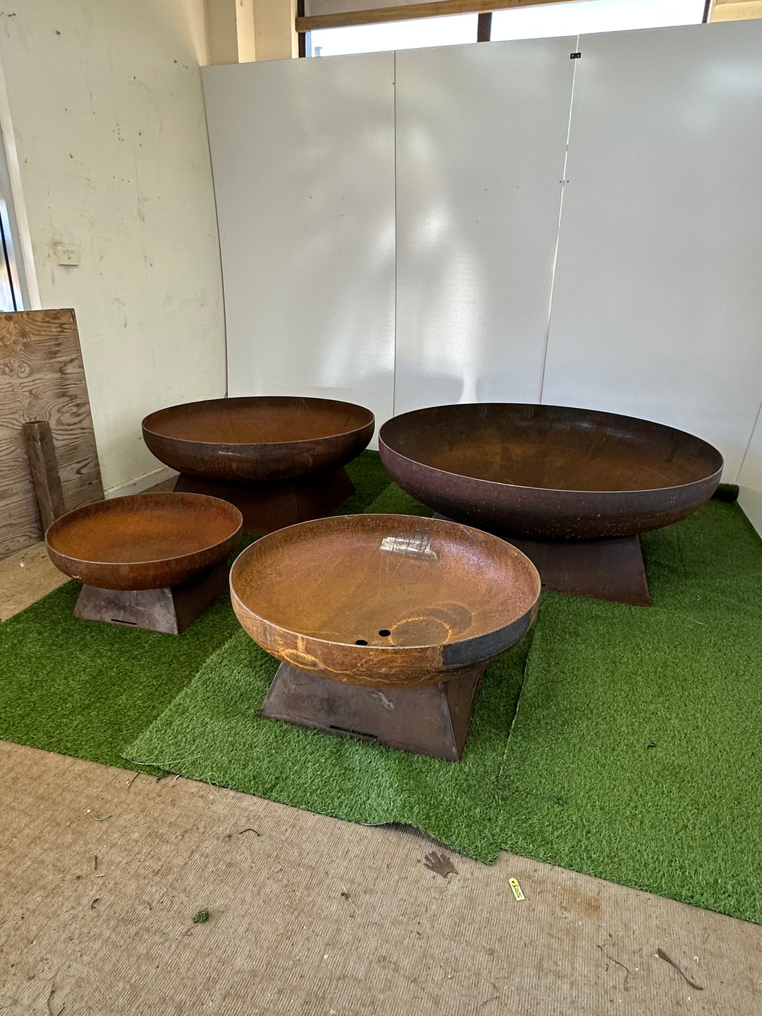 Contemporary Shallow Bowl Fire Pit