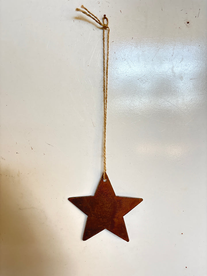 Hanging Metal Star Solid - Garden Art