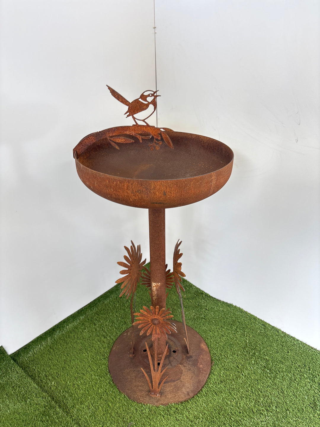 Free Standing Bird Bath