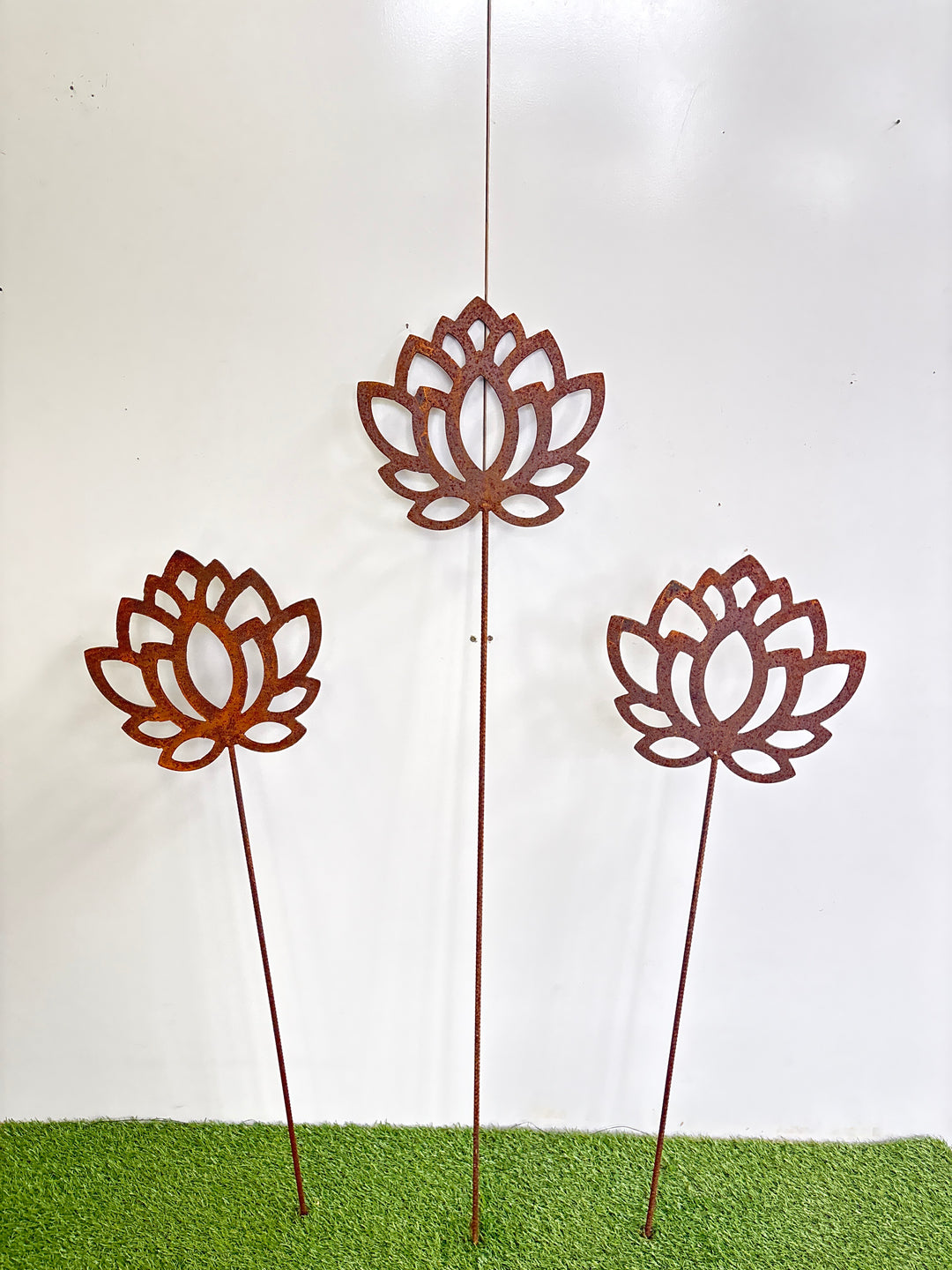 Lotus flower metal garden spike large