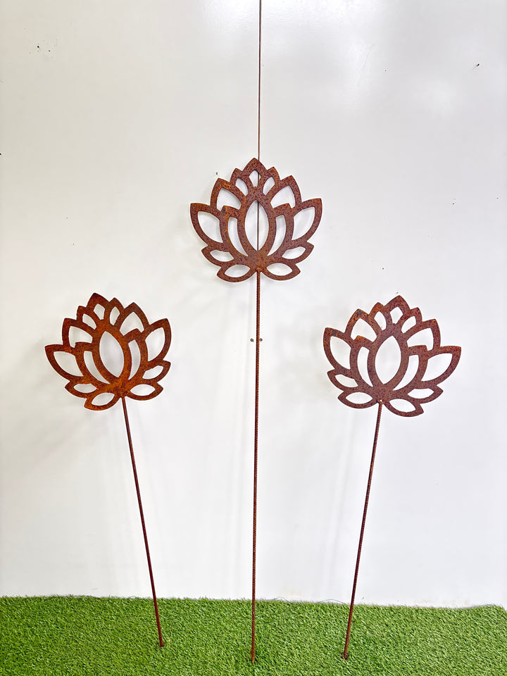 Lotus flower metal garden spike large