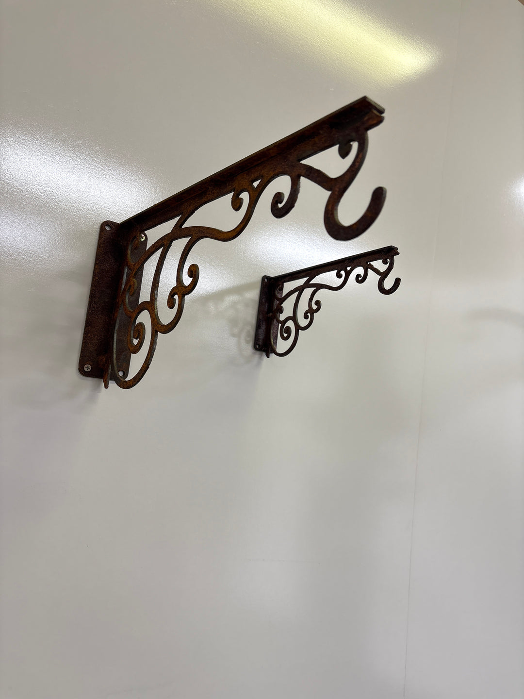 Wall Mounted Bracket (scroll) Metal Garden Art