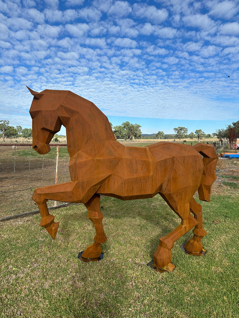 Low Poly Metal Horse Sculpture - Modern Geometric Garden Art & Outdoor Feature