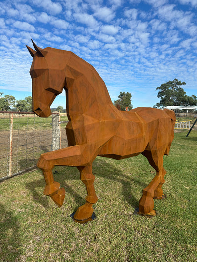 Low Poly Metal Horse Sculpture - Modern Geometric Garden Art & Outdoor Feature