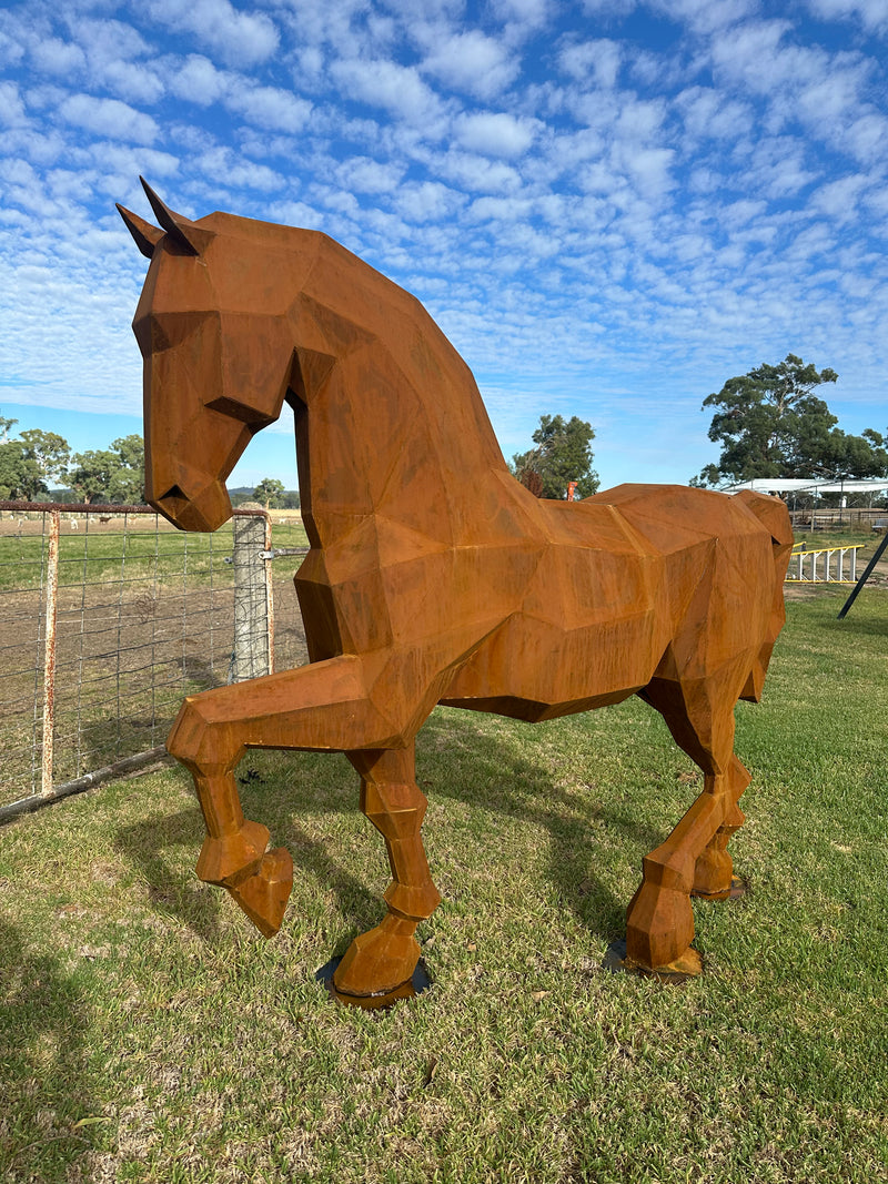 Low Poly Metal Horse Sculpture - Modern Geometric Garden Art & Outdoor Feature