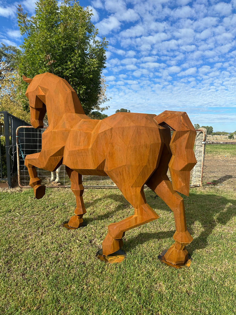 Low Poly Metal Horse Sculpture - Modern Geometric Garden Art & Outdoor Feature