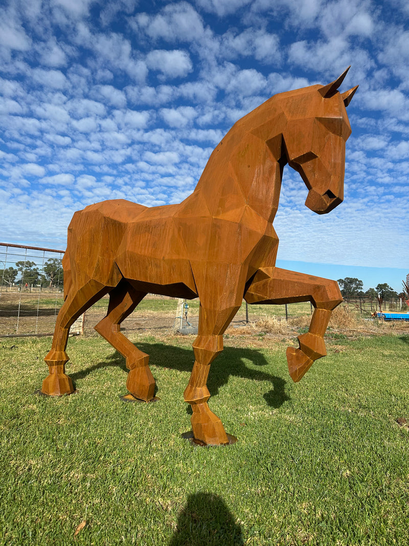 Low Poly Metal Horse Sculpture - Modern Geometric Garden Art & Outdoor Feature