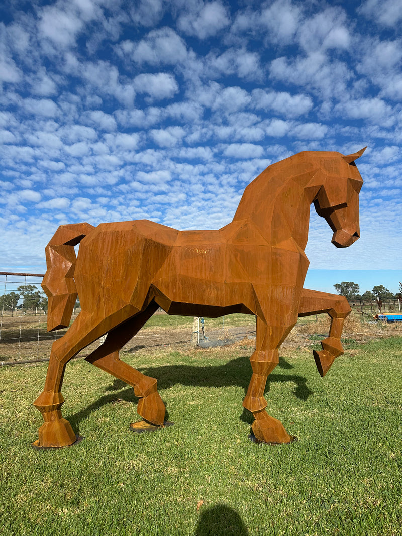 Low Poly Metal Horse Sculpture - Modern Geometric Garden Art & Outdoor Feature