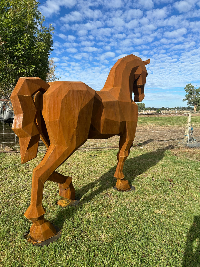 Low Poly Metal Horse Sculpture - Modern Geometric Garden Art & Outdoor Feature