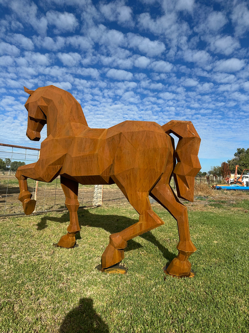 Low Poly Metal Horse Sculpture - Modern Geometric Garden Art & Outdoor Feature