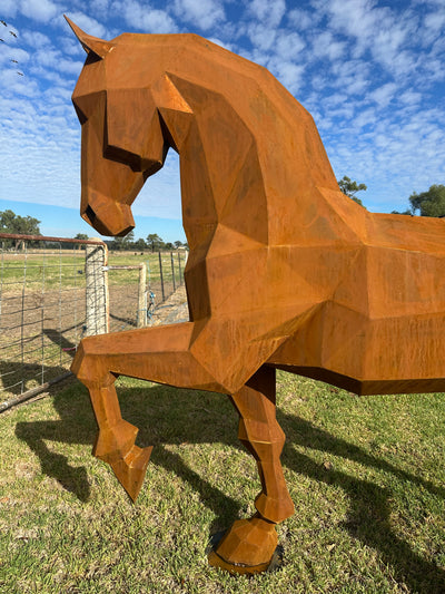 Low Poly Metal Horse Sculpture - Modern Geometric Garden Art & Outdoor Feature