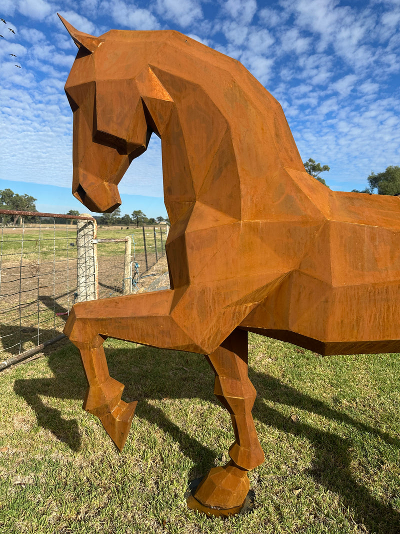 Low Poly Metal Horse Sculpture - Modern Geometric Garden Art & Outdoor Feature