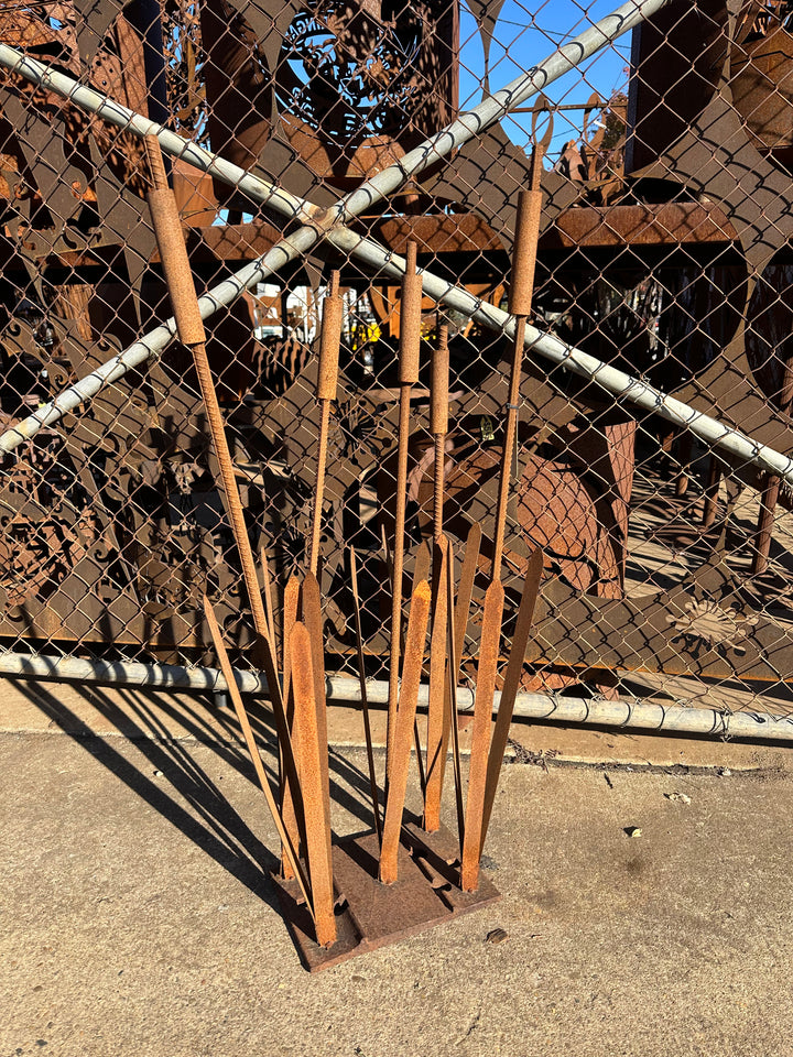 Reeds / Bull rush Metal Garden Sculpture