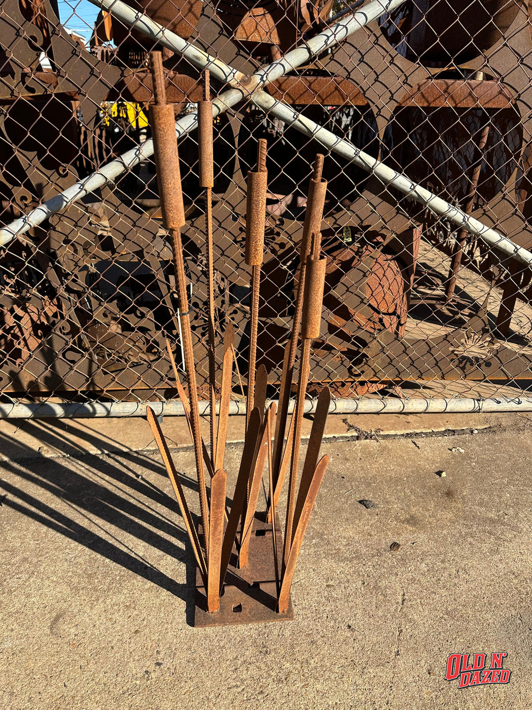Outdoor Metal Reeds Reeds / Bull rush Metal Garden Sculpture – Old n Dazed