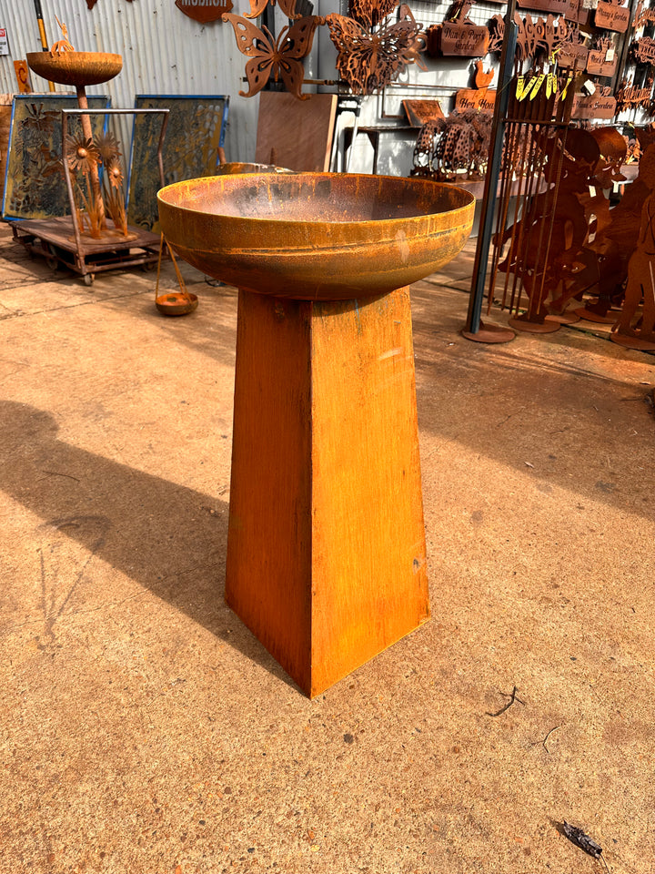 Contemporary Free Standing Bird Bath-Old n Dazed