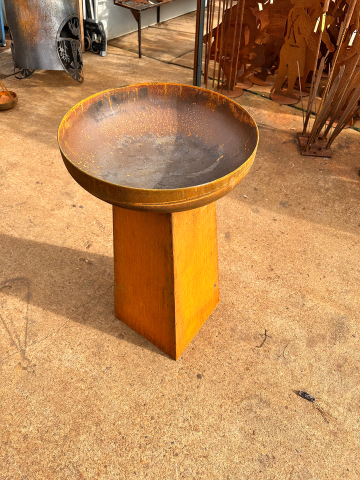 Contemporary Free Standing Bird Bath-Old n Dazed