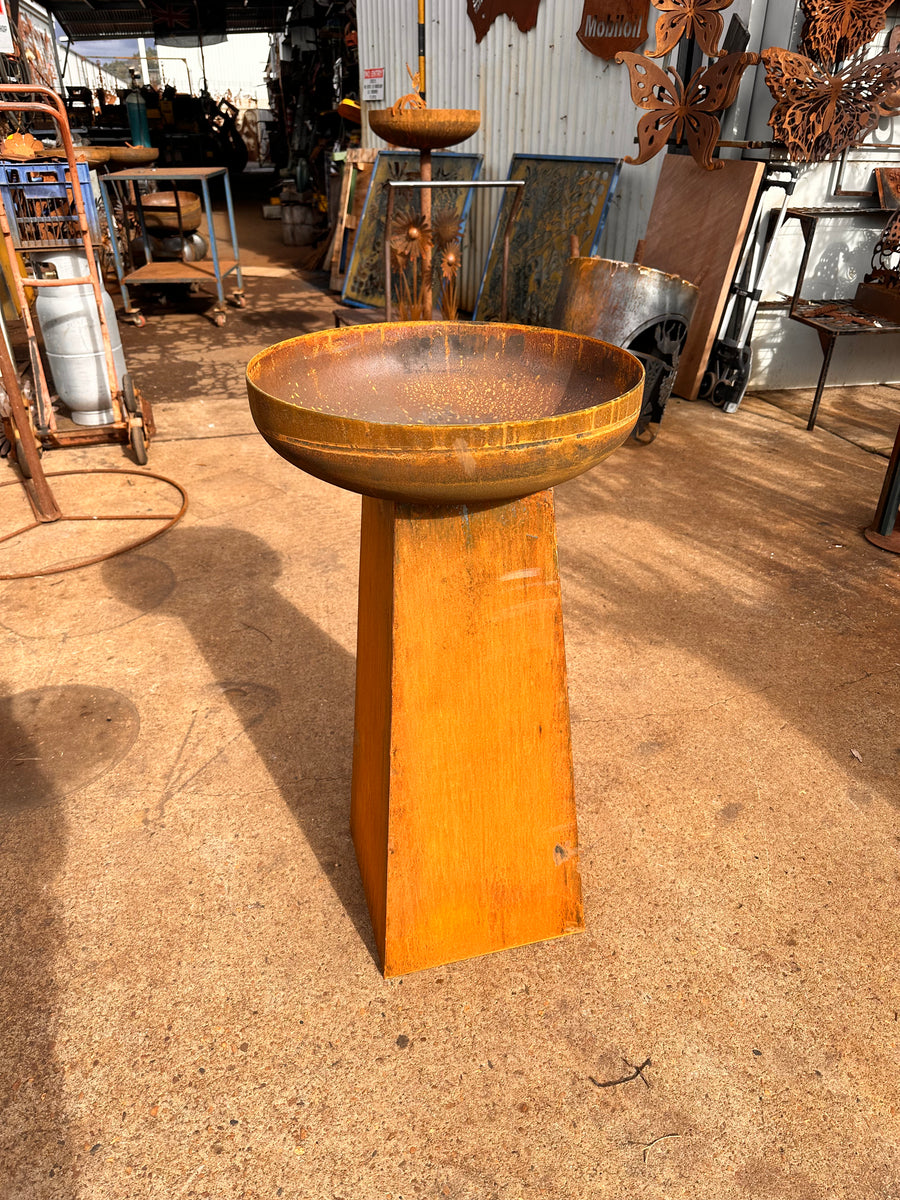 Contemporary Free Standing Bird Bath-Old n Dazed