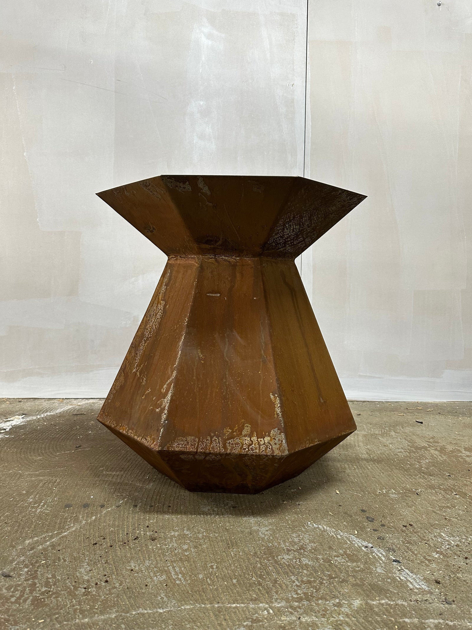 EdgePod Wide – Geometric Metal Vase Pot (Short & Bold)-Old n Dazed