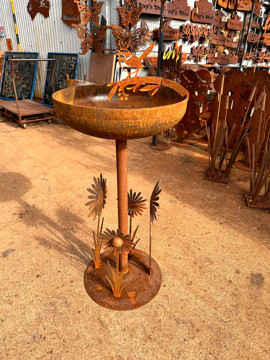 Free Standing Bird Bath-Old n Dazed