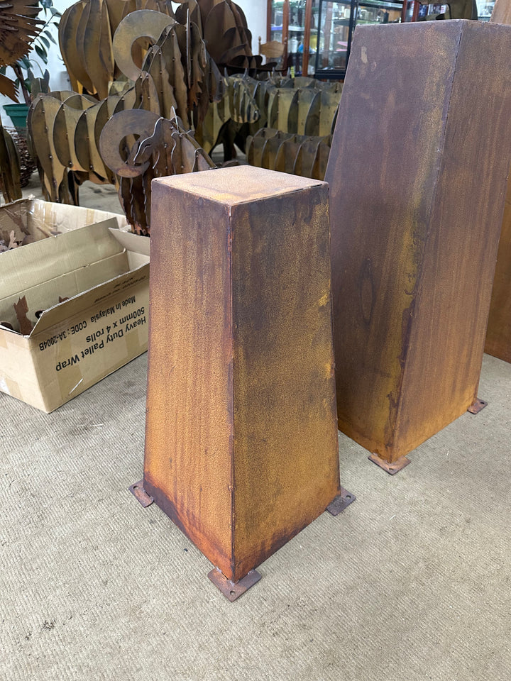 Metal Plinth Stand – Display Base for Garden Art, Plants and Artwork-Old n Dazed