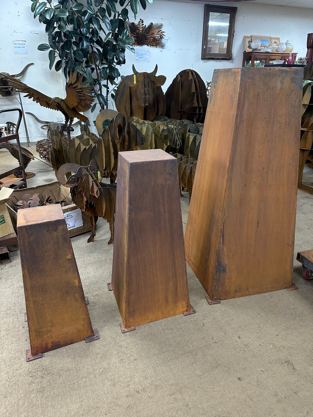 Metal Plinth Stand – Display Base for Garden Art, Plants and Artwork-Old n Dazed