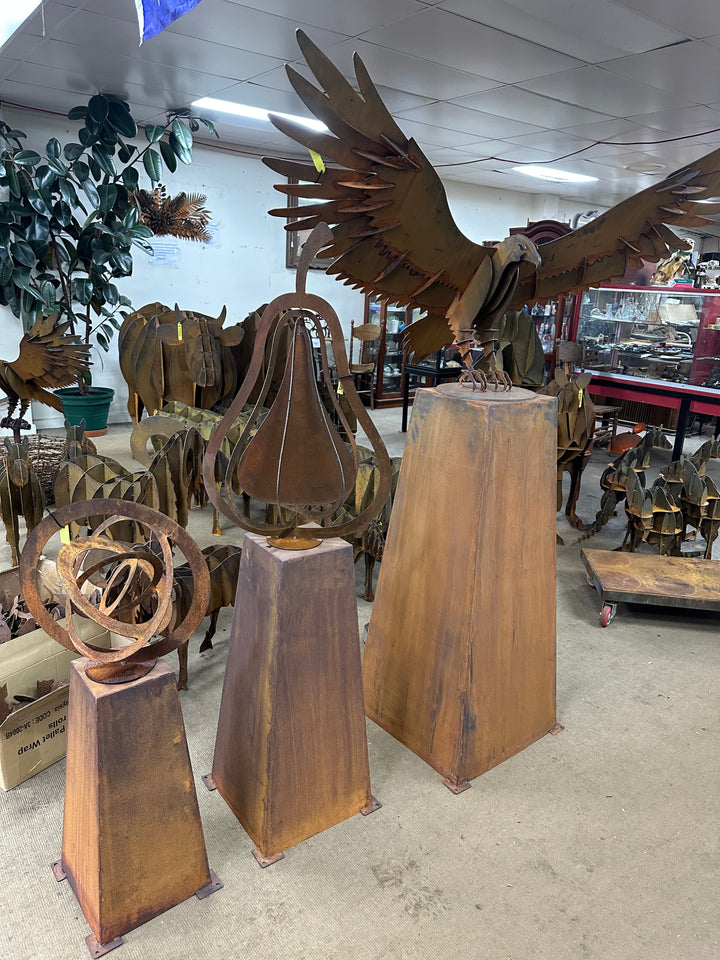 Metal Plinth Stand – Display Base for Garden Art, Plants and Artwork-Old n Dazed