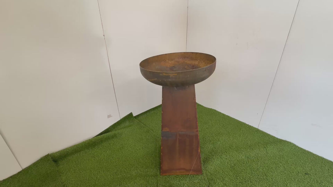 Contemporary Free Standing Bird Bath