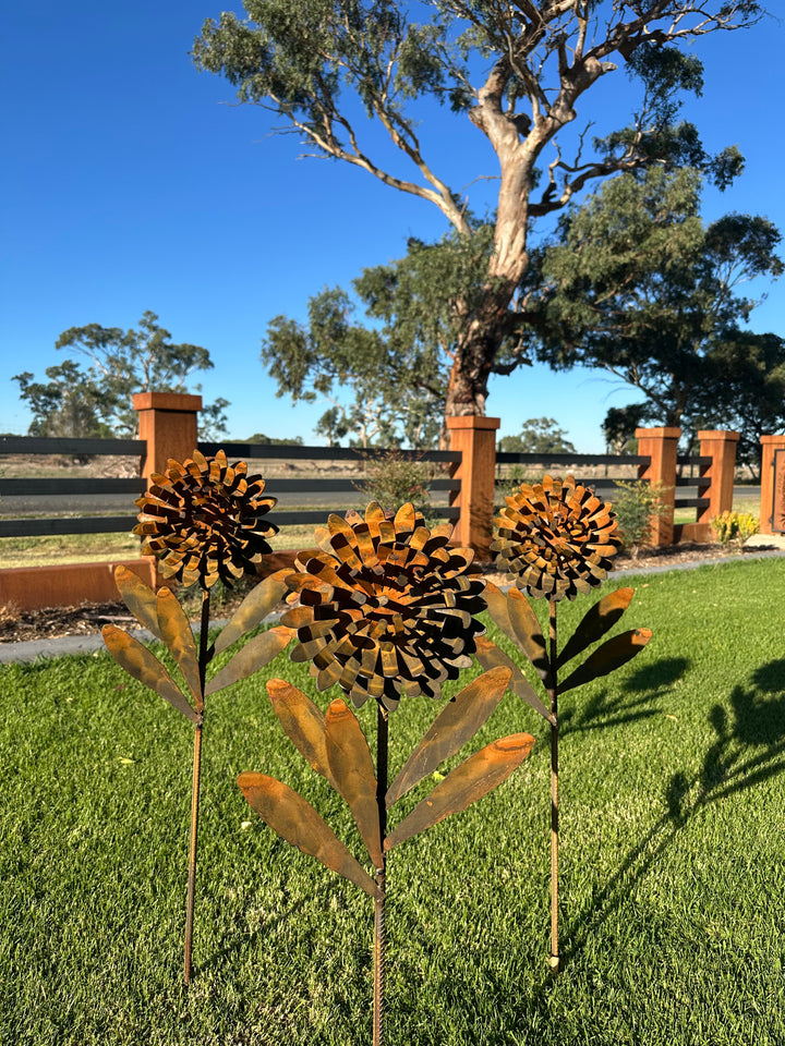 Waratah Flower Metal Art - Garden Art Sculpture-Old n Dazed