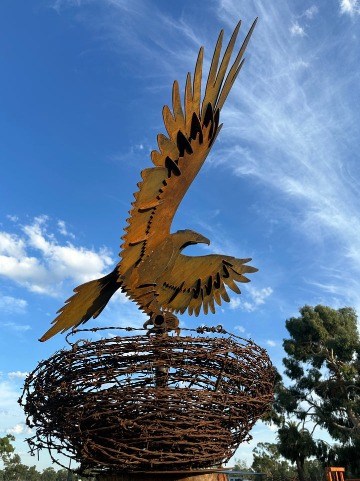 Wedge-Tailed Eagle Landing on Barbed Wire Nest – Majestic Metal Sculpture for Garden & Outdoor Display-Old n Dazed
