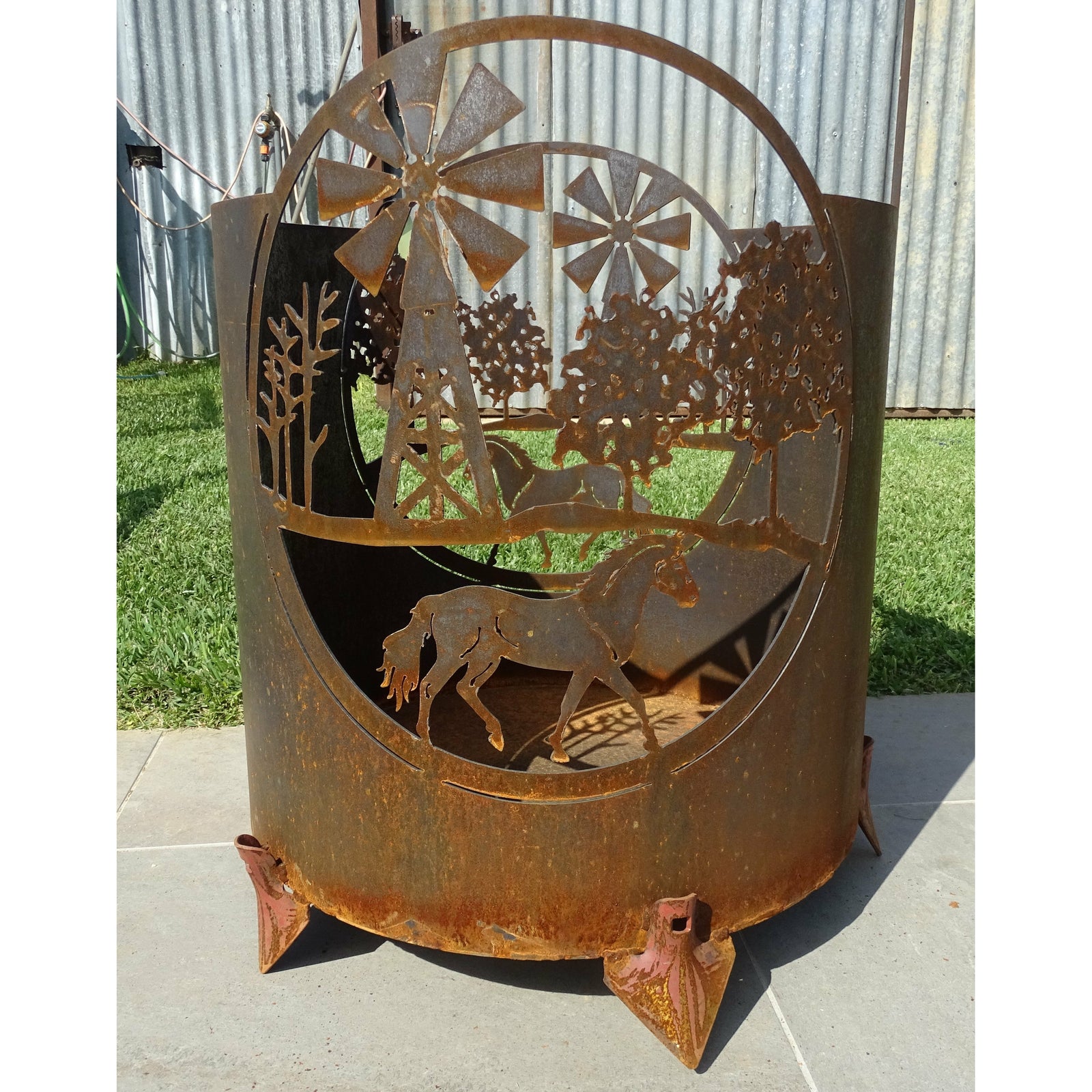 Horse Scene Round Fire Pit-Old n Dazed