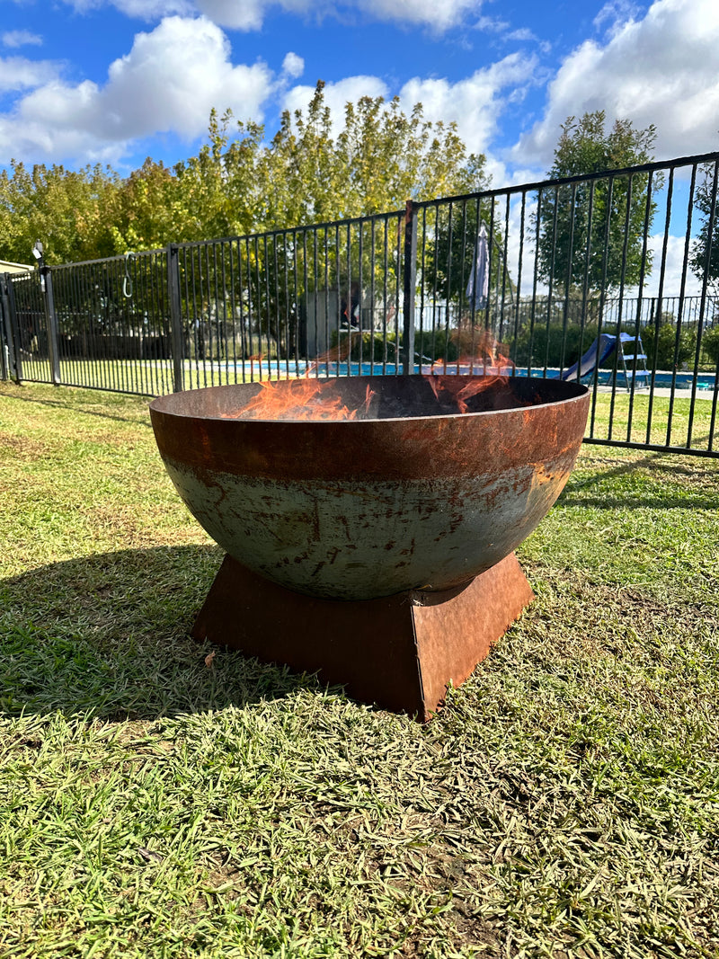 Contemporary Round Bowl Fire Pit