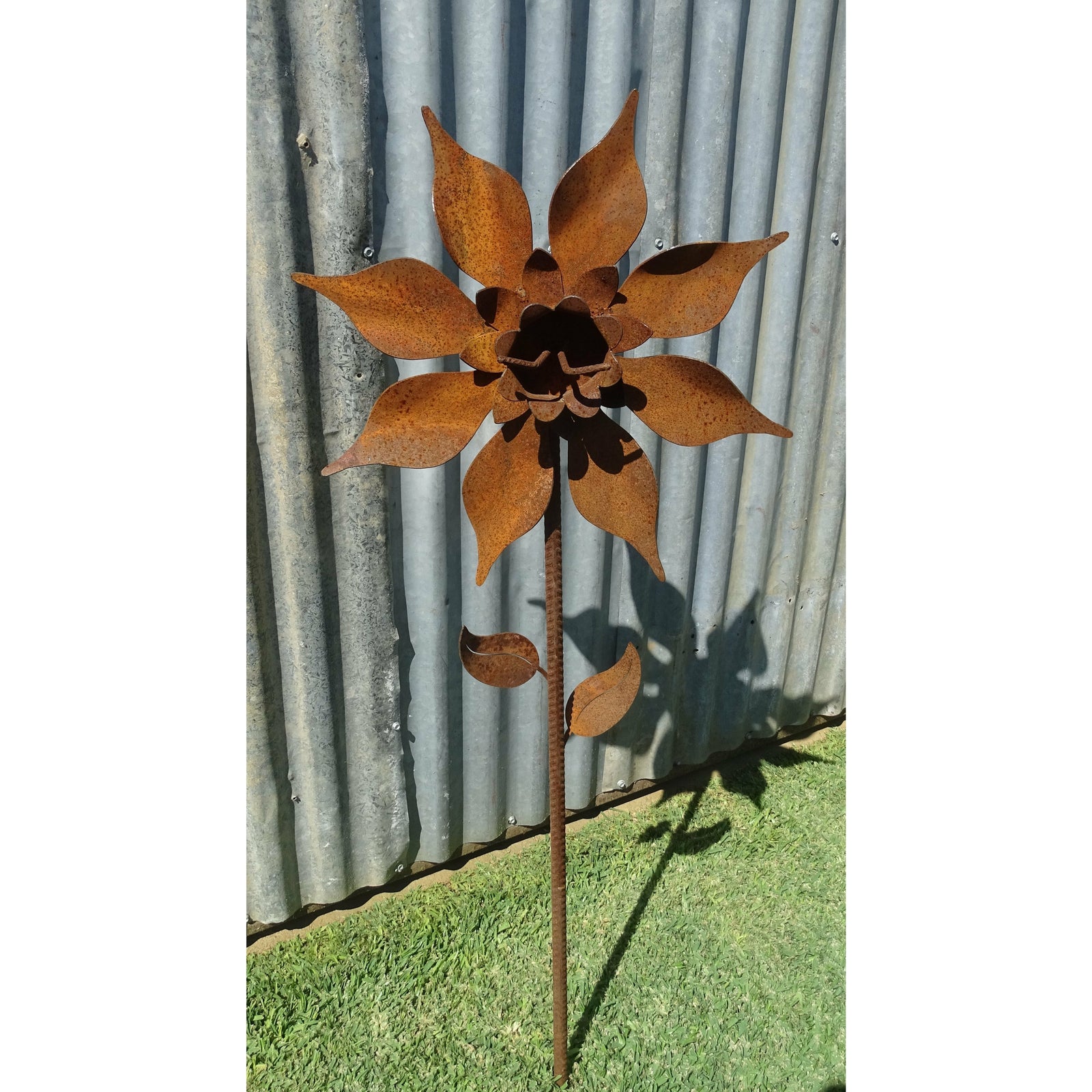 Daffodil Flower Metal Garden Art-Old n Dazed