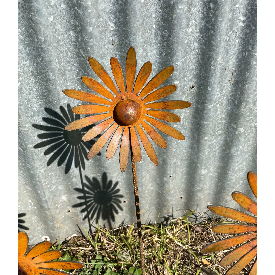 Flower Garden Spike small Chrysanthemum Metal Garden Art-Old n Dazed