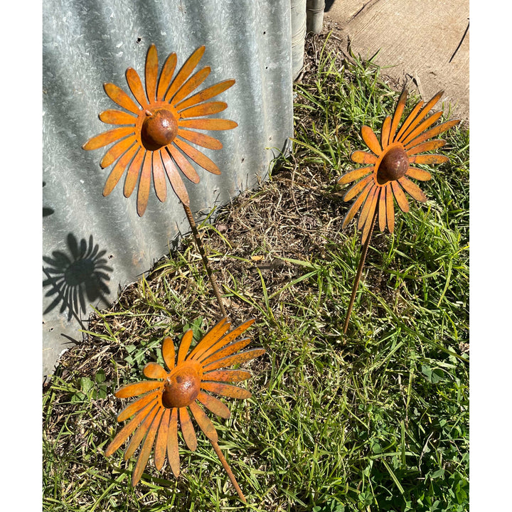 Flower Garden Spike small Chrysanthemum Metal Garden Art-Old n Dazed