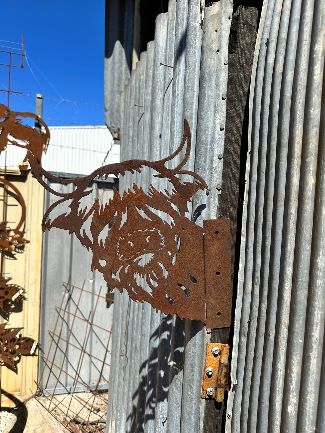 Peek a Boo Highland Cow - Metal Animal Garden Art-Old n Dazed