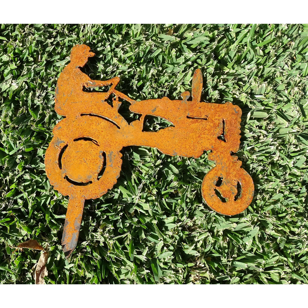 Tractor Metal Garden Art-Old n Dazed